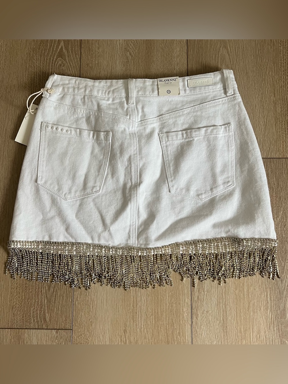 NWT Blank NYC White Denim Mini Skirt with Metallic Beaded Fringe size 28 - Picture 7 of 8